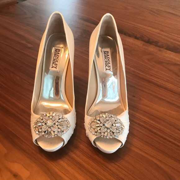 NWT Badgley Mischka Desi Pump - Picture 2 of 4